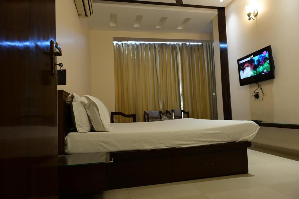 Maharani Regency Hotel Panchkula Ngoại thất bức ảnh