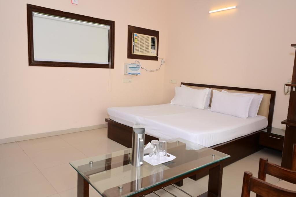 Maharani Regency Hotel Panchkula Ngoại thất bức ảnh
