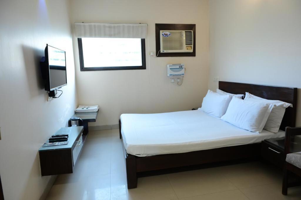 Maharani Regency Hotel Panchkula Ngoại thất bức ảnh
